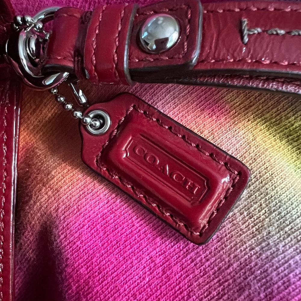 Coach ~ BLEEKER Crimson Red Patent Leather Large Buckle Wristlet Wallet F43371 - Picture 4 of 11